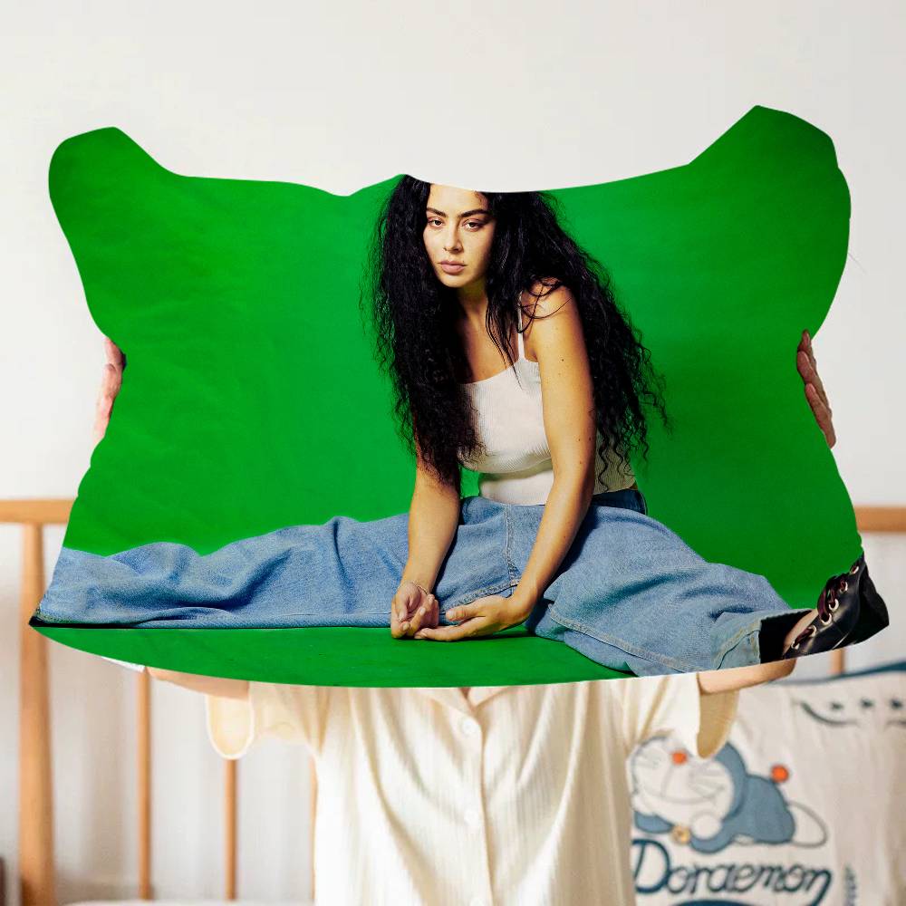 Singer C-Charli X-XCX Premium  - Home Textiles Premium 评论和价格
